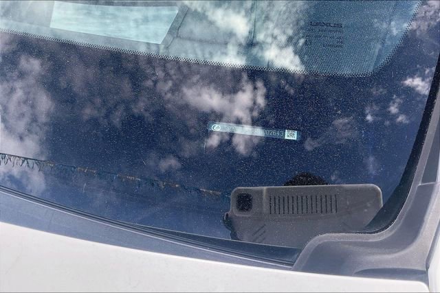 Used 2019 Lexus ES 300h w/ Accessory Package 2 image 34