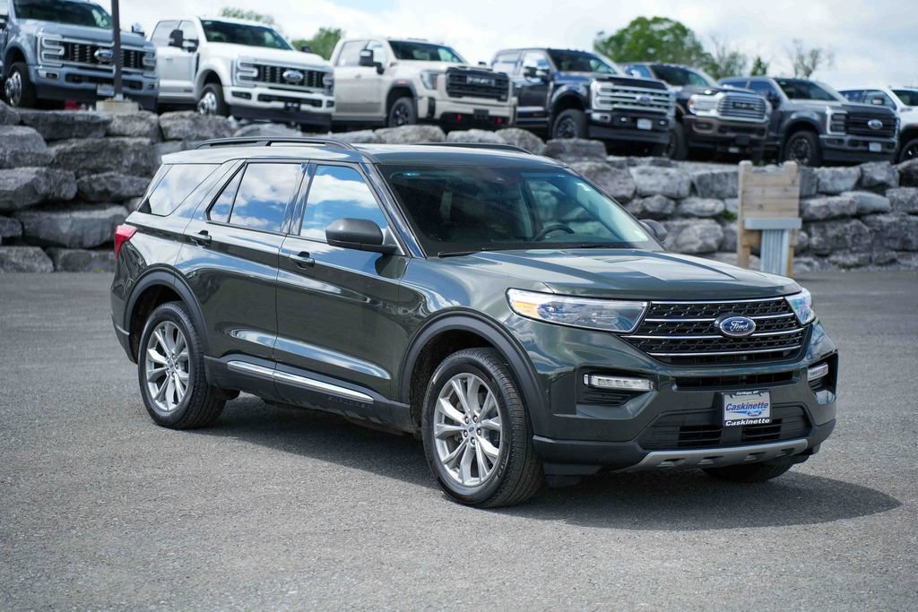 Certified 2023 Ford Explorer XLT w/ Equipment Group 202A AWD/4WD image 3