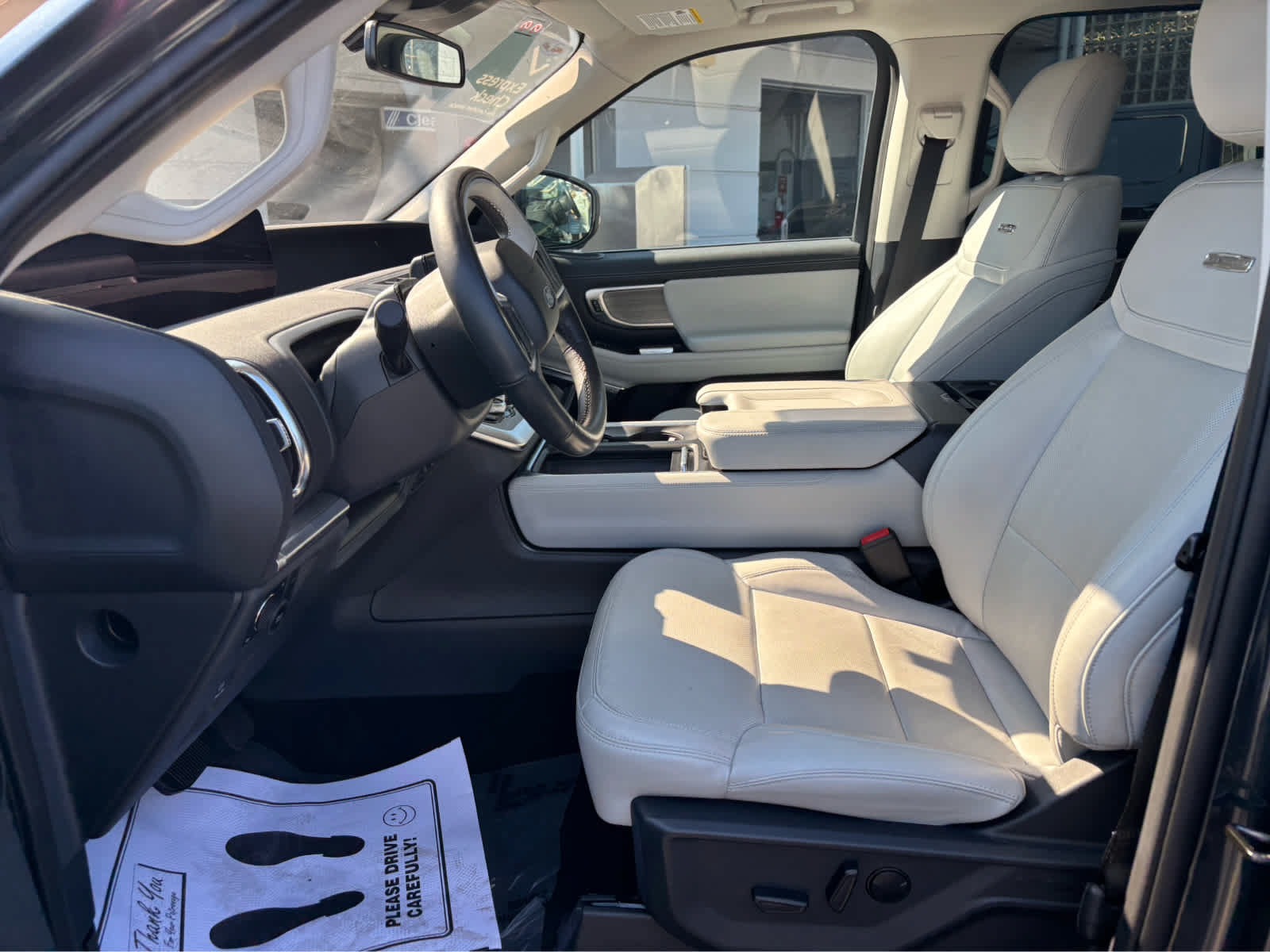 Certified 2025 Ford Expedition Platinum w/ Driver's Package AWD/4WD image 7