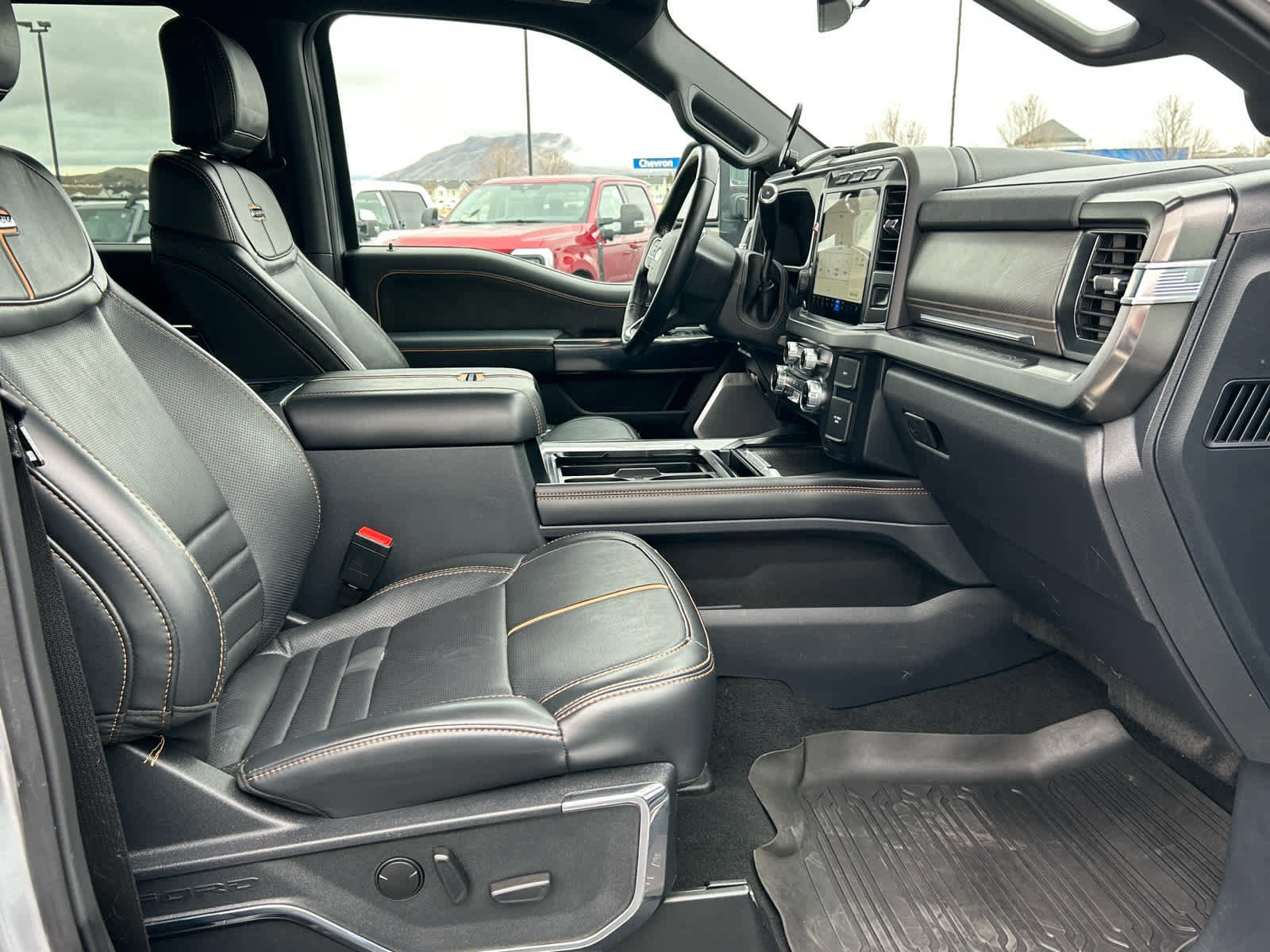 Certified 2023 Ford F350 Platinum w/ Tremor Off-Road Package image 18