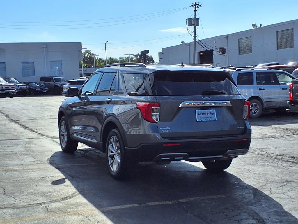 Certified 2021 Ford Explorer XLT w/ Equipment Group 202A AWD/4WD image 5