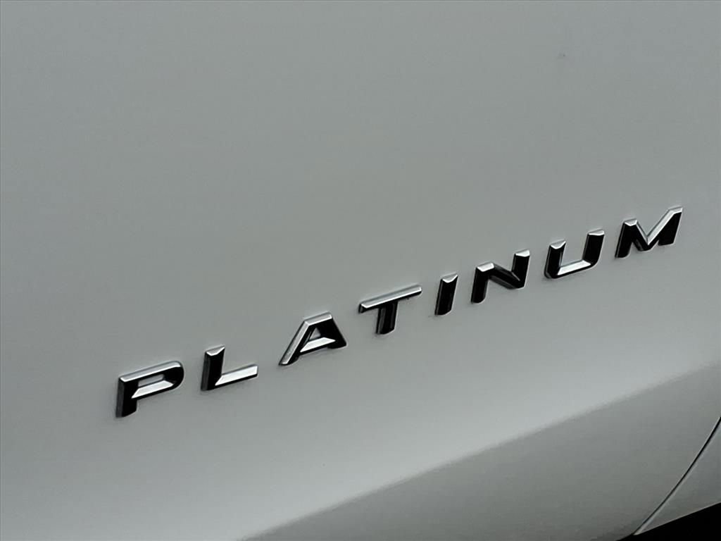 Certified 2025 Ford Expedition Platinum image 3