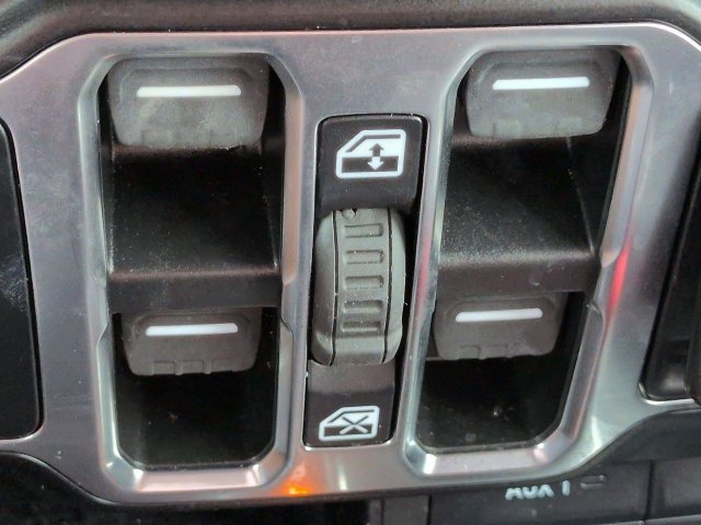 Used 2022 Jeep Wrangler Unlimited Sport AWD/4WD image 21