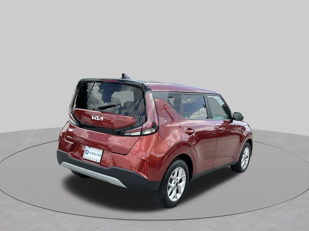 Used 2024 Kia Soul LX w/ Option Group 015 FWD image 9