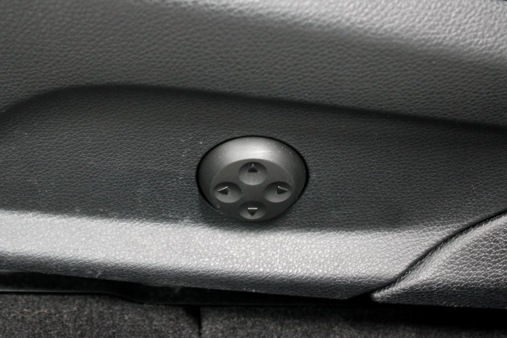 Used 2022 Mercedes-Benz GLC 300 4MATIC image 25