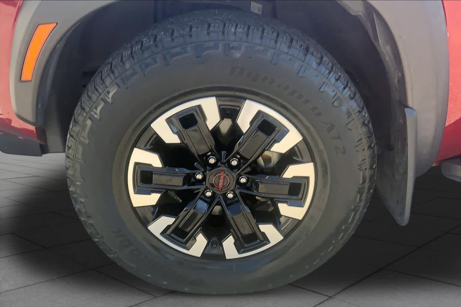 Used 2022 Nissan Frontier PRO-4X w/ Off-Road Protection Package AWD/4WD image 11