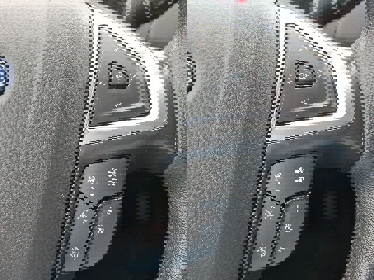 Certified 2024 Ford Edge SEL image 24