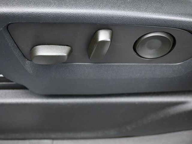 Used 2022 GMC Yukon SLT w/ SLT Luxury Package image 11