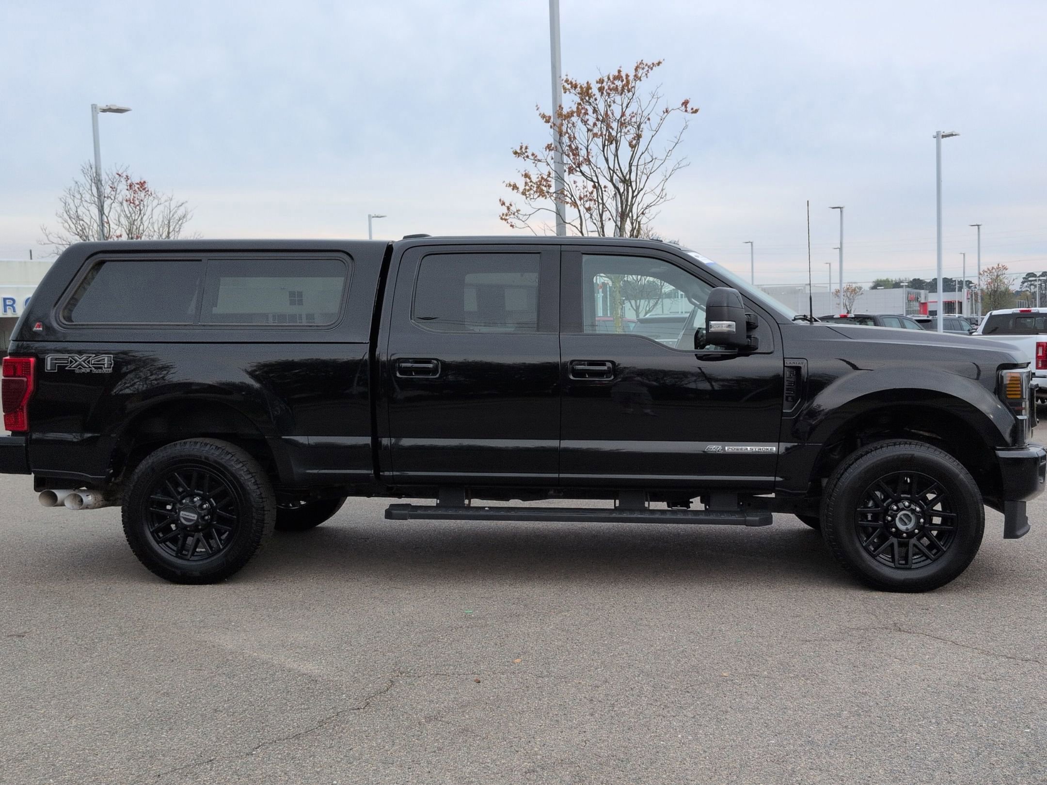 Certified 2022 Ford F350 Lariat w/ Black Appearance Package AWD/4WD image 6