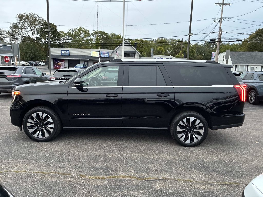 Certified 2025 Ford Expedition Max Platinum w/ Driver's Package AWD/4WD image 4