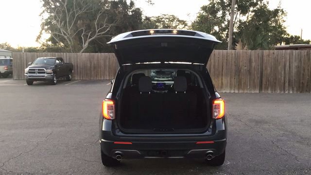 Certified 2022 Ford Explorer XLT w/ Equipment Group 202A image 10