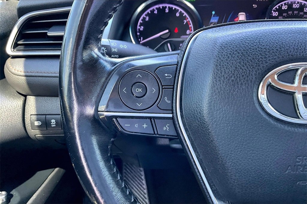 Used 2020 Toyota Camry XLE image 10