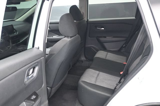 Used 2025 Nissan Rogue SV AWD/4WD image 5