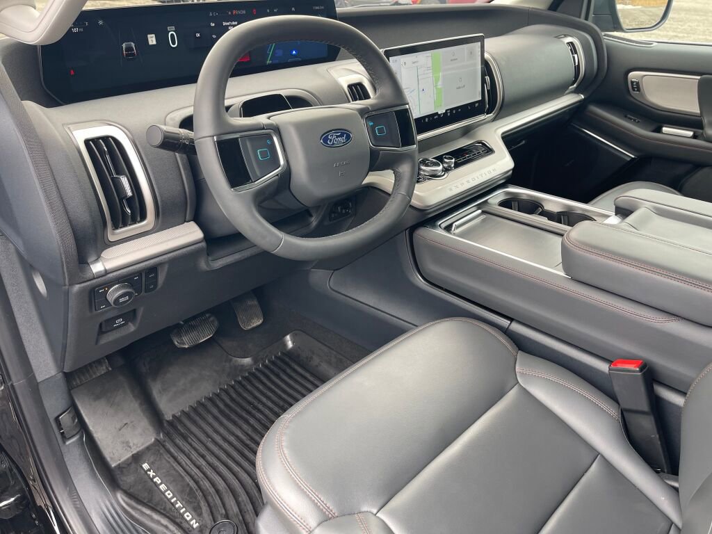 Certified 2025 Ford Expedition Active image 12