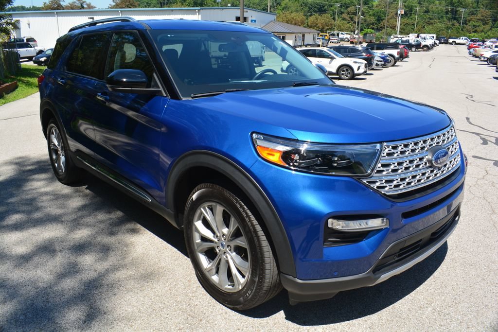 Certified 2023 Ford Explorer Limited w/ Equipment Group 301A AWD/4WD image 4