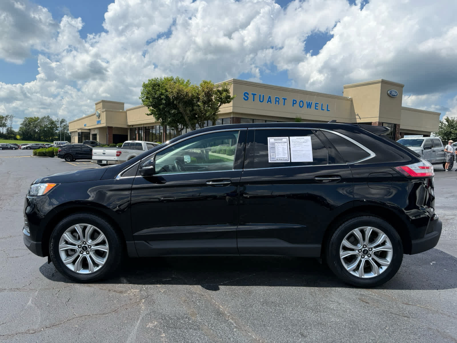 Certified 2024 Ford Edge Titanium AWD/4WD image 24