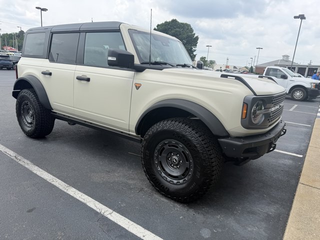 Certified 2025 Ford Bronco Badlands w/ Matte Film Protection Package AWD/4WD image 3