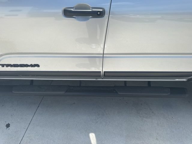 Used 2024 Toyota Tacoma TRD Off-Road AWD/4WD image 40
