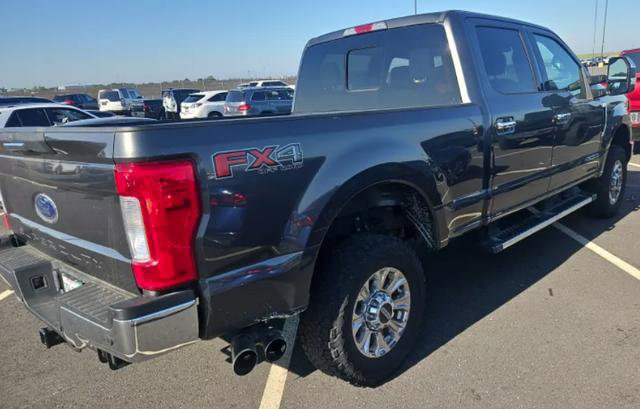 Certified 2019 Ford F250 XLT w/ XLT Premium Package AWD/4WD image 4