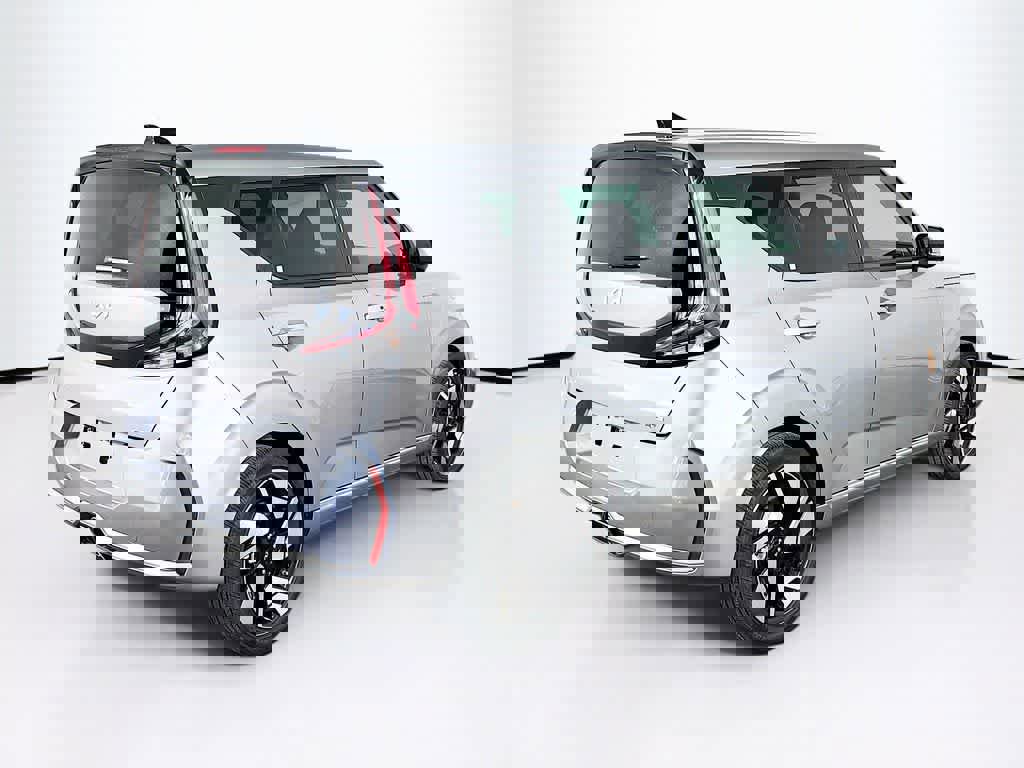 Used 2023 Kia Soul GT-Line w/ GT-Line Technology Package image 5