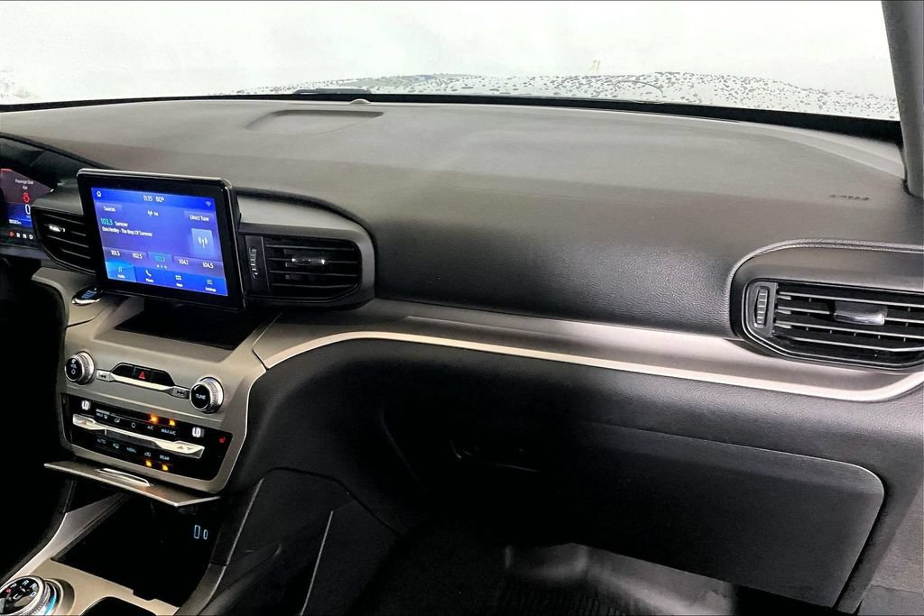 Certified 2021 Ford Explorer XLT RWD image 12