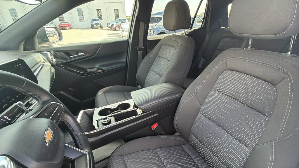 Used 2026 Chevrolet Equinox LT FWD image 21