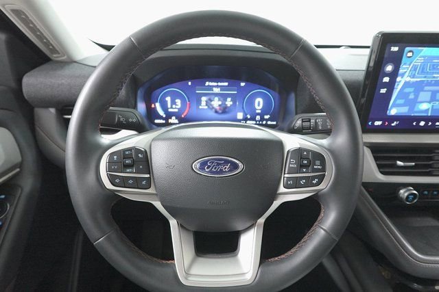 Certified 2025 Ford Explorer Active image 13