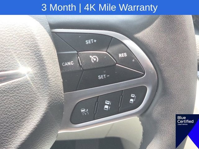 Used 2023 Chrysler Pacifica Touring-L FWD image 43