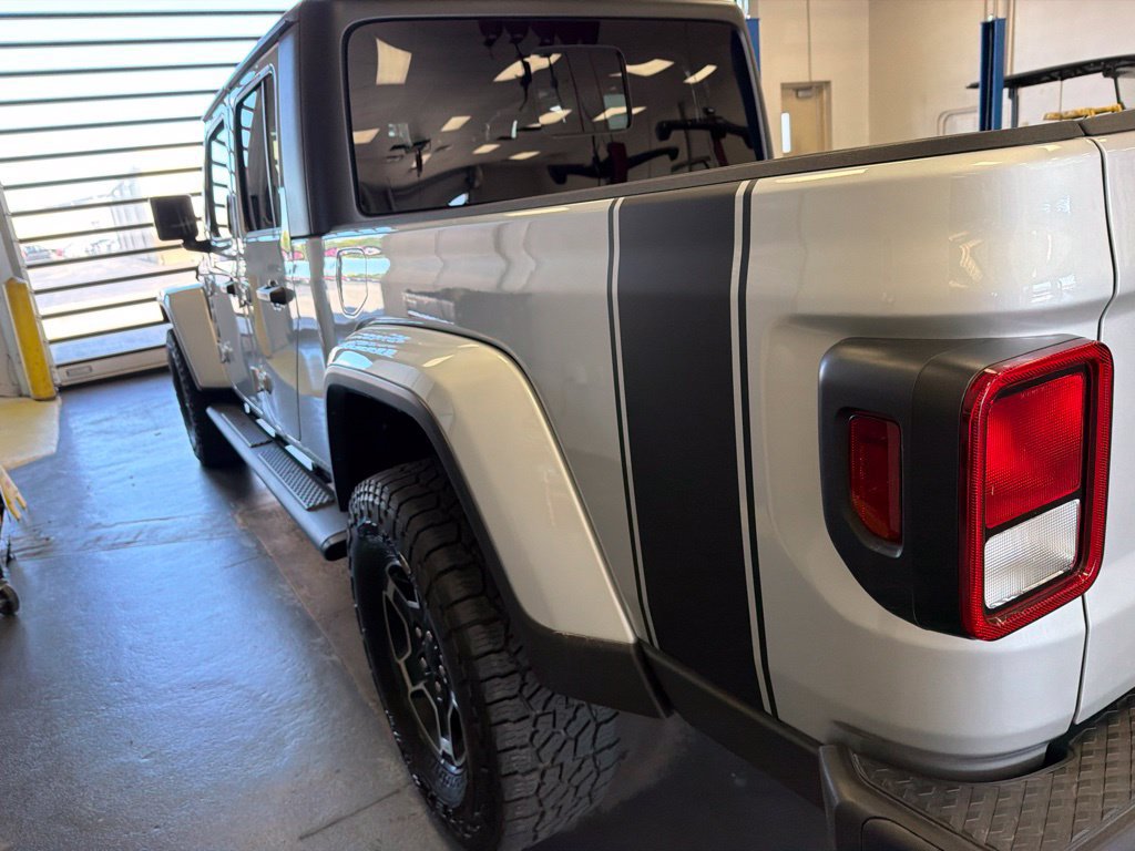 Used 2024 Jeep Gladiator Sport AWD/4WD image 7
