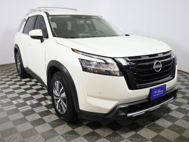 Used 2022 Nissan Pathfinder SL w/ SL Black Package AWD/4WD image 4