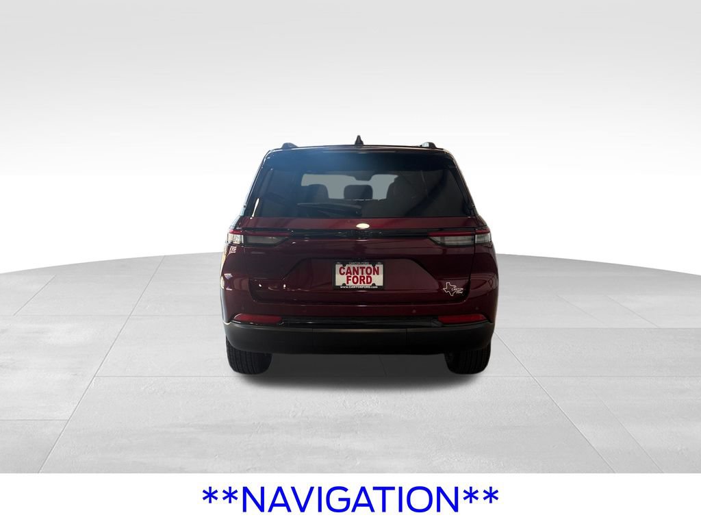Used 2024 Jeep Grand Cherokee Altitude RWD image 6