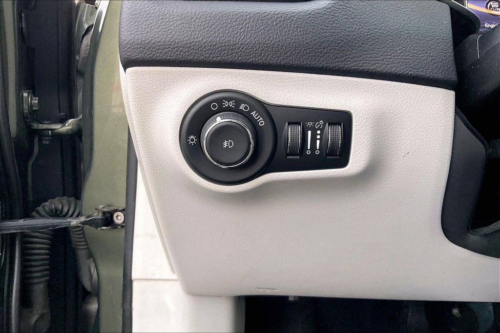 Used 2018 Jeep Compass Limited w/ Navigation Group image 33