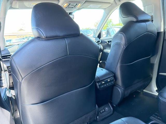 Used 2020 Toyota Highlander Platinum AWD/4WD image 11