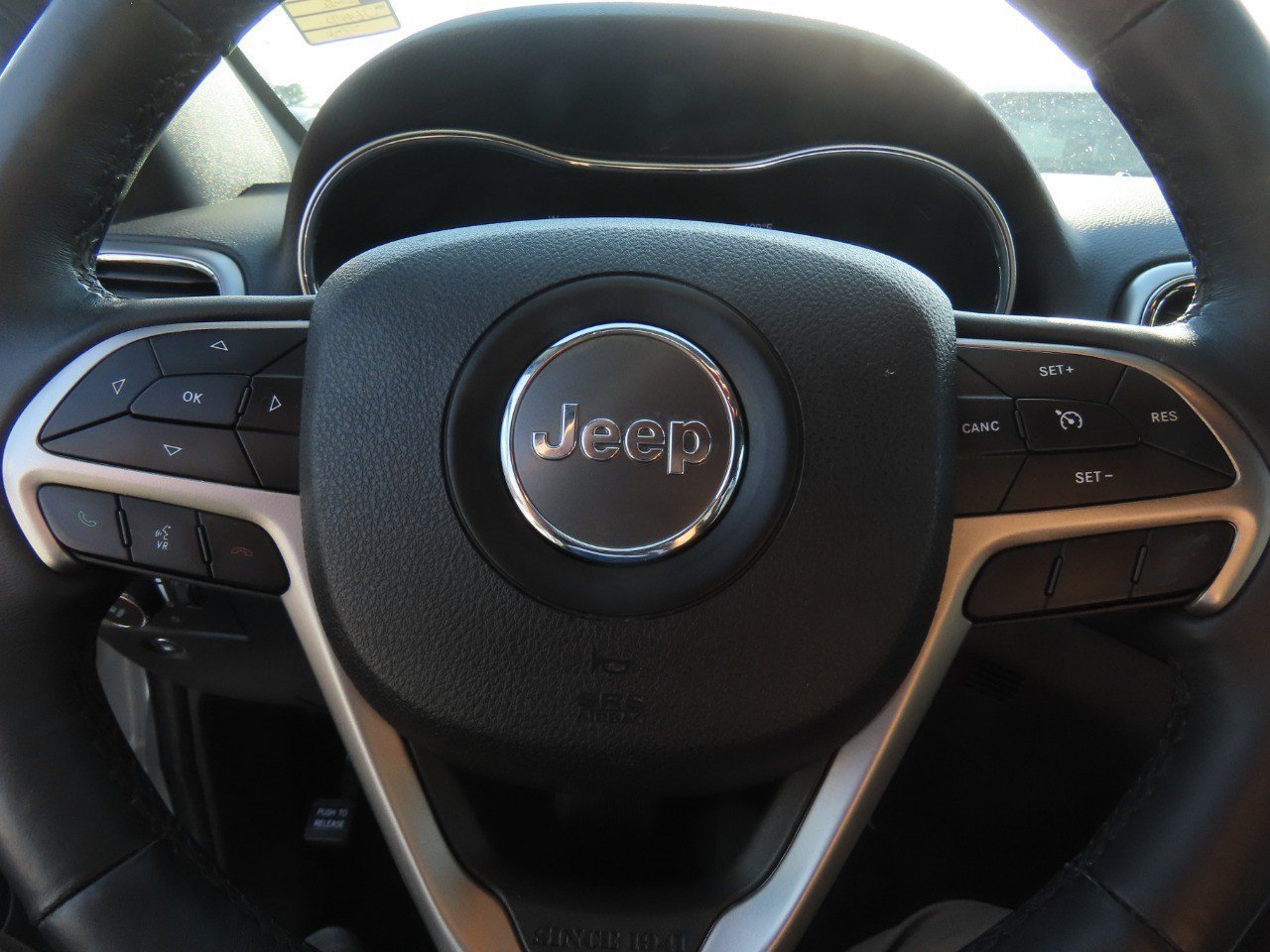 Used 2018 Jeep Grand Cherokee Altitude AWD/4WD image 28