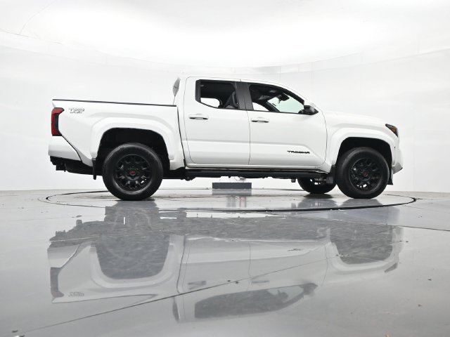 Used 2025 Toyota Tacoma TRD Sport AWD/4WD image 31