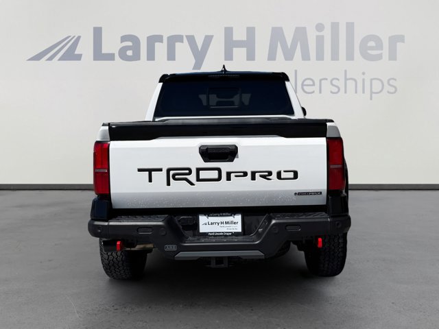 Used 2025 Toyota Tacoma TRD Pro AWD/4WD image 4