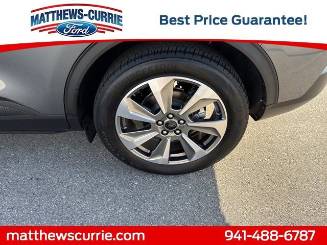 Certified 2025 Ford Escape Platinum w/ Premium Technology Package image 15