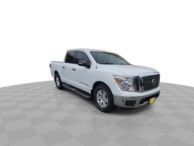 Used 2018 Nissan Titan SV w/ SV Convenience Package RWD image 2