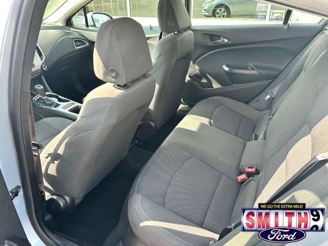 Used 2017 Chevrolet Cruze LS FWD image 27