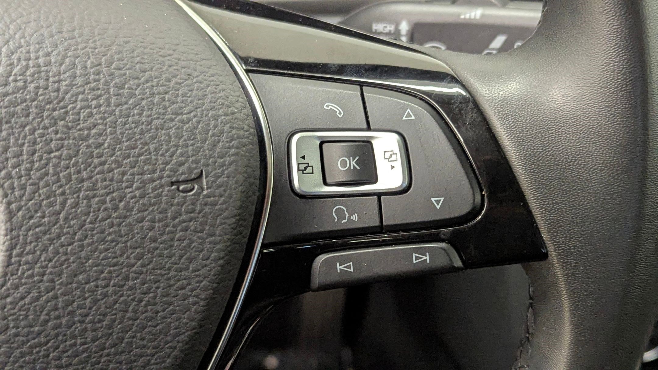 Used 2022 Volkswagen Passat 2.0T SE image 25