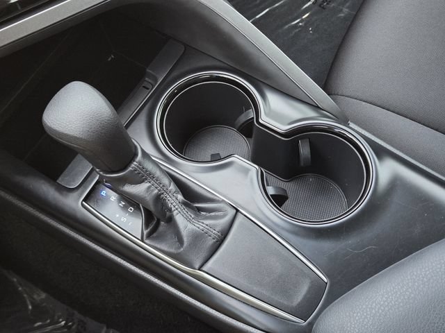 Used 2018 Toyota Camry LE FWD image 19