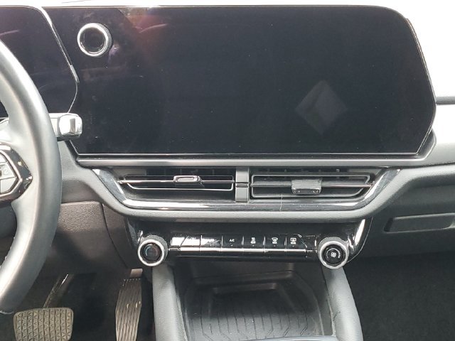 Used 2024 Chevrolet Equinox EV RS FWD image 24