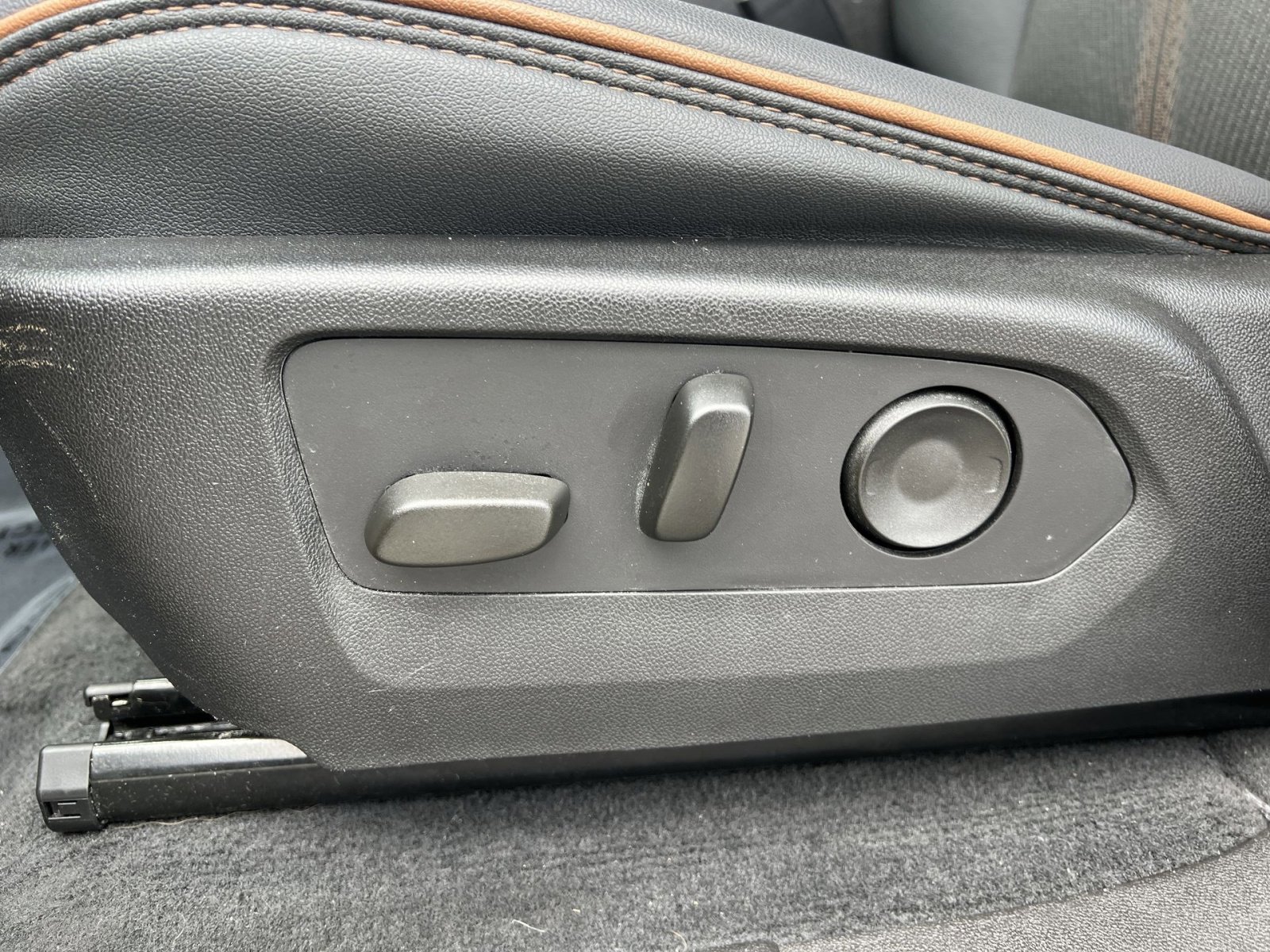 Used 2023 GMC Canyon AT4 image 14