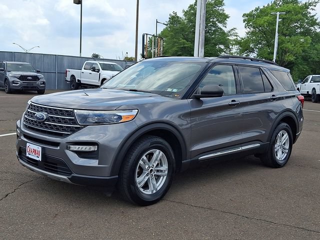 Certified 2021 Ford Explorer XLT w/ Equipment Group 202A AWD/4WD image 3