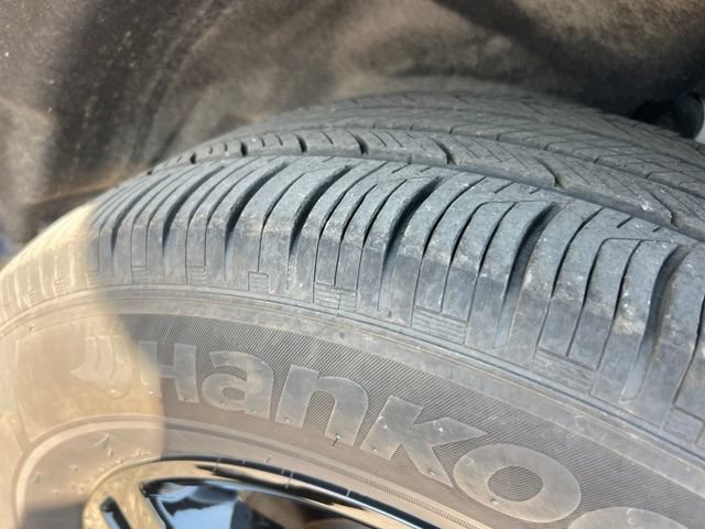 Certified 2024 Ford Explorer XLT w/ Equipment Group 202A AWD/4WD image 28