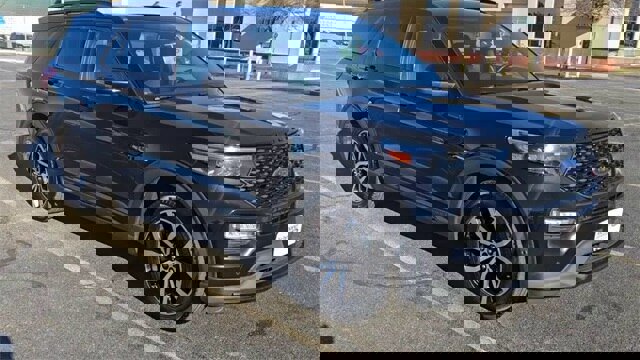 Certified 2020 Ford Explorer ST w/ Premium Technology Package image 3