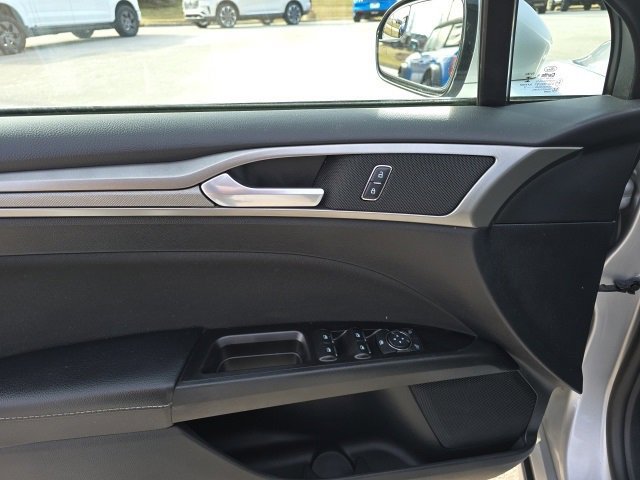 Certified 2017 Ford Fusion SE w/ Fusion SE Technology Package image 12