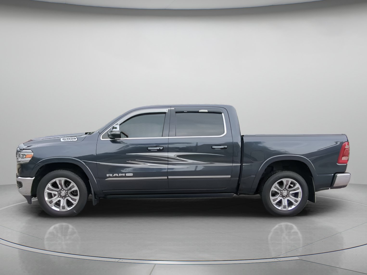 Used 2019 RAM 1500 Limited RWD image 17