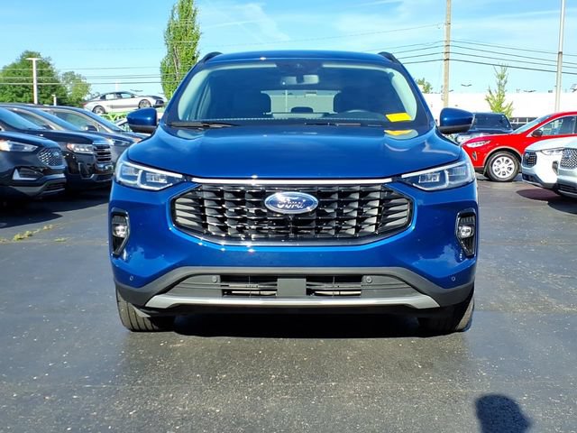Certified 2023 Ford Escape Platinum AWD/4WD image 2