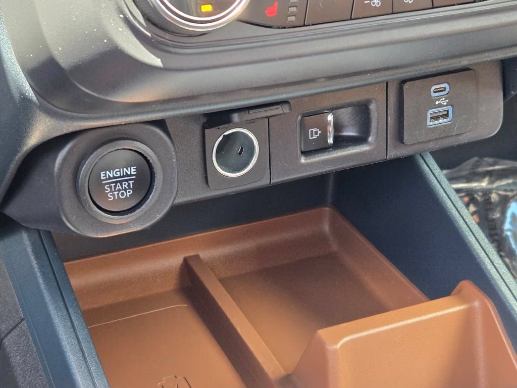 Certified 2024 Ford Maverick Lariat FWD image 30
